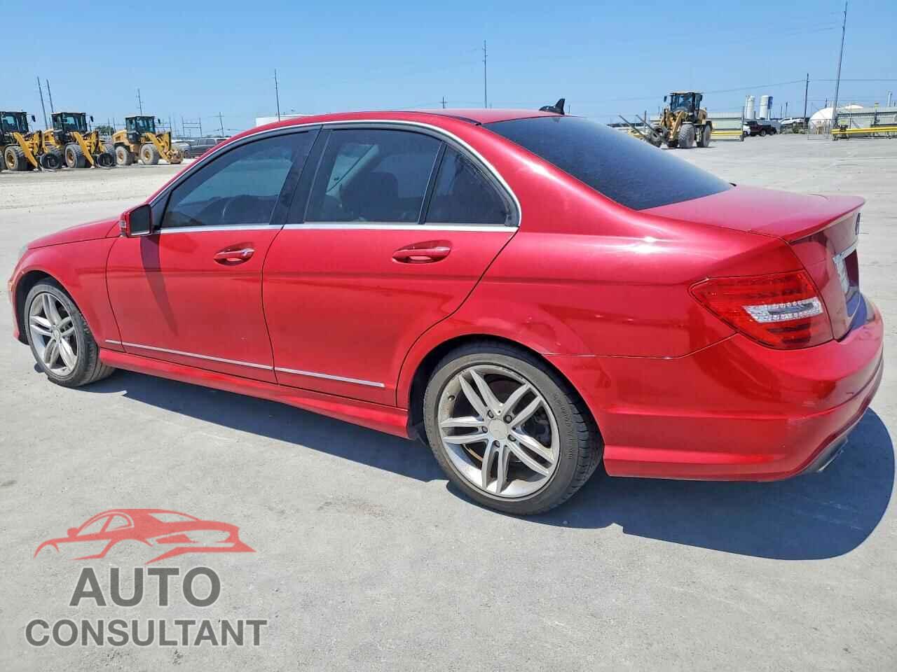 MERCEDES-BENZ C-CLASS 2014 - WDDGF4HB9EG242736