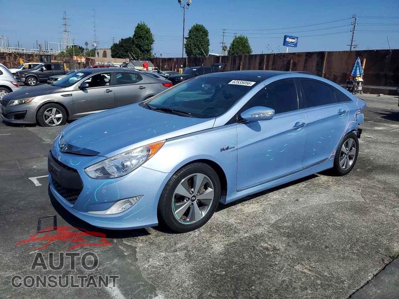 HYUNDAI SONATA 2012 - KMHEC4A49CA037015
