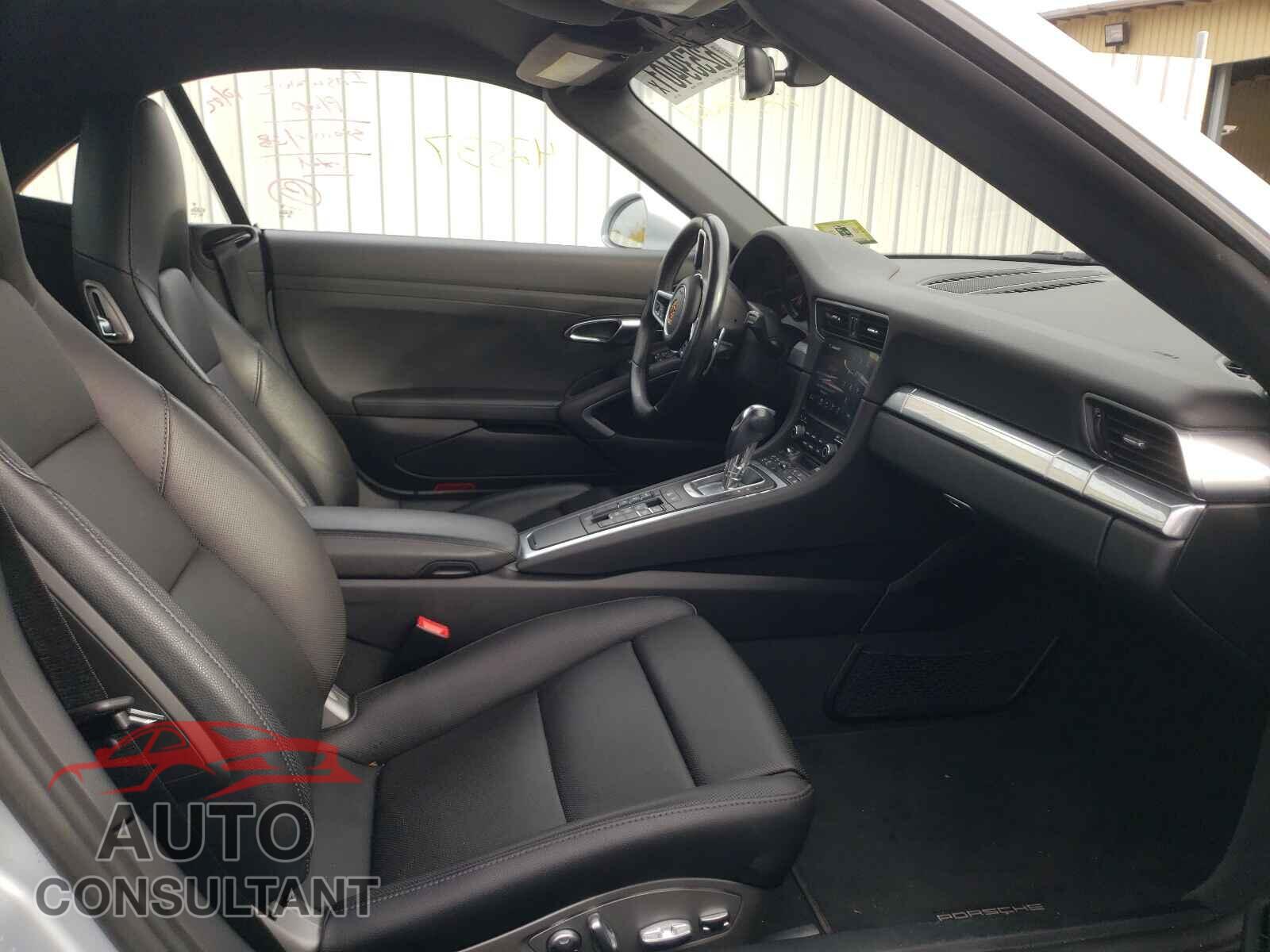 PORSCHE 911 2017 - WP0CA2A92HS141784