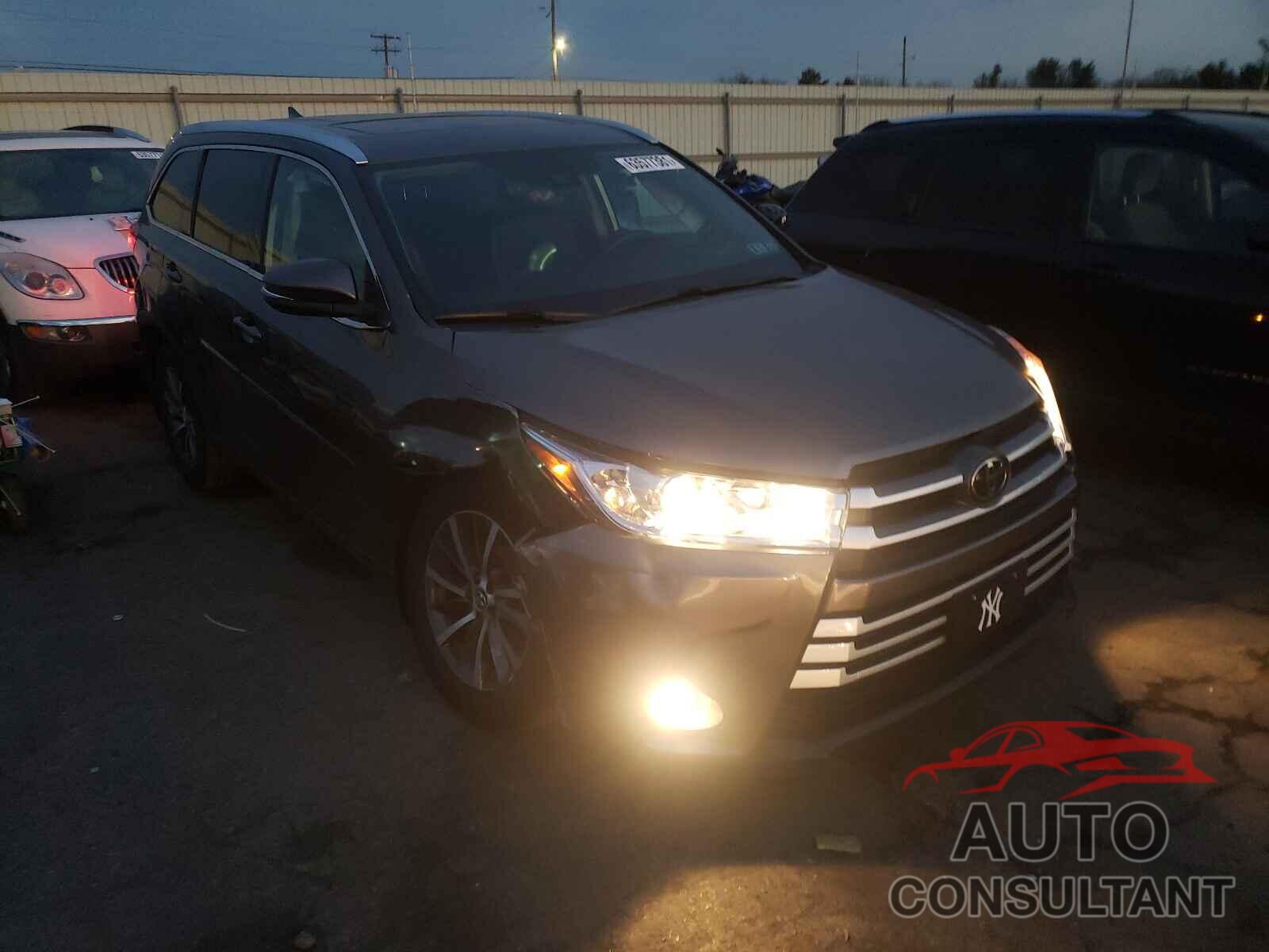 TOYOTA HIGHLANDER 2018 - 5TDJZRFH5JS868649