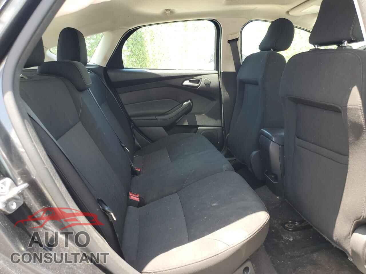 FORD FOCUS 2018 - 1FADP3M23JL219826
