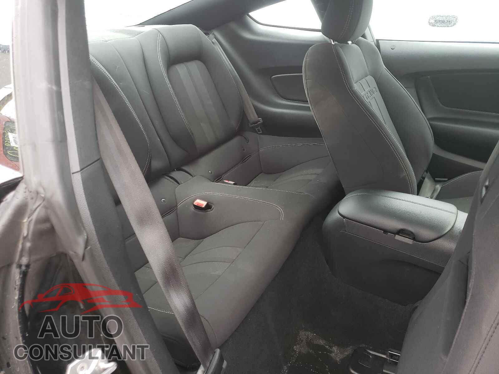 FORD MUSTANG 2019 - 1FA6P8TH0K5200149