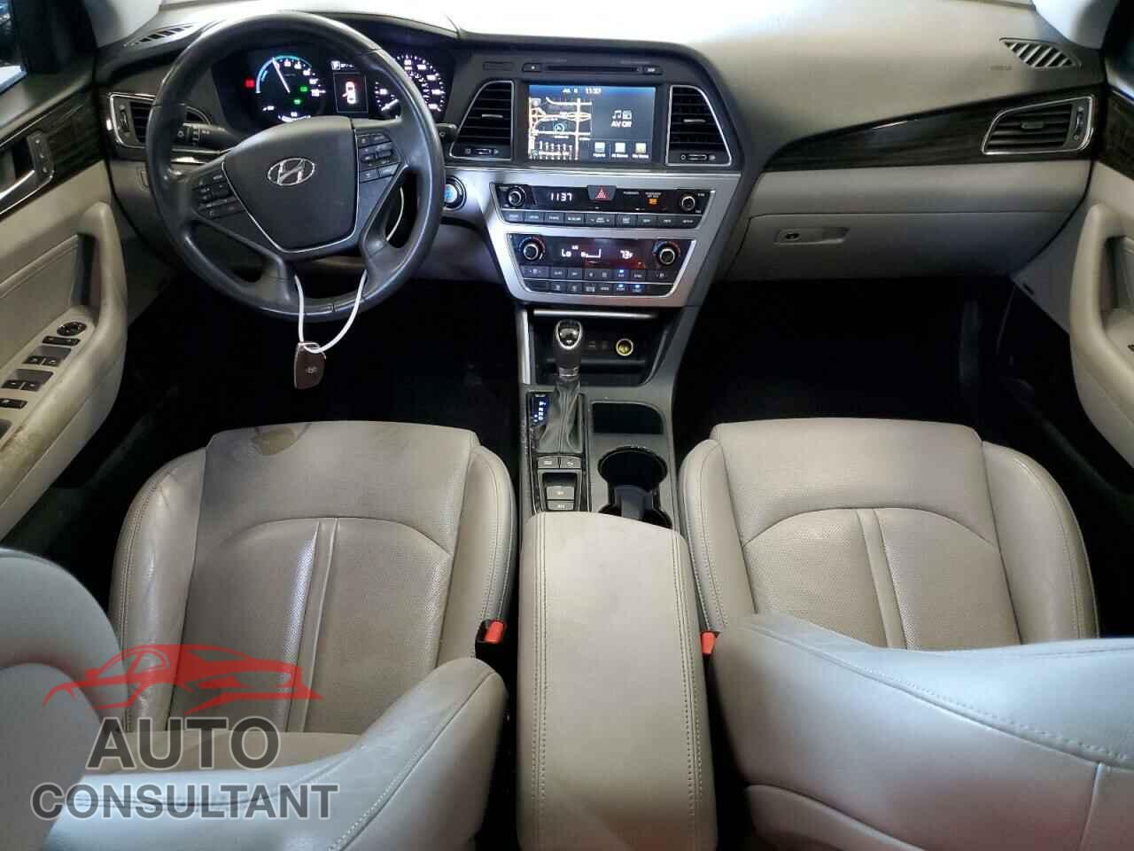 HYUNDAI SONATA 2017 - KMHE34L14HA046022