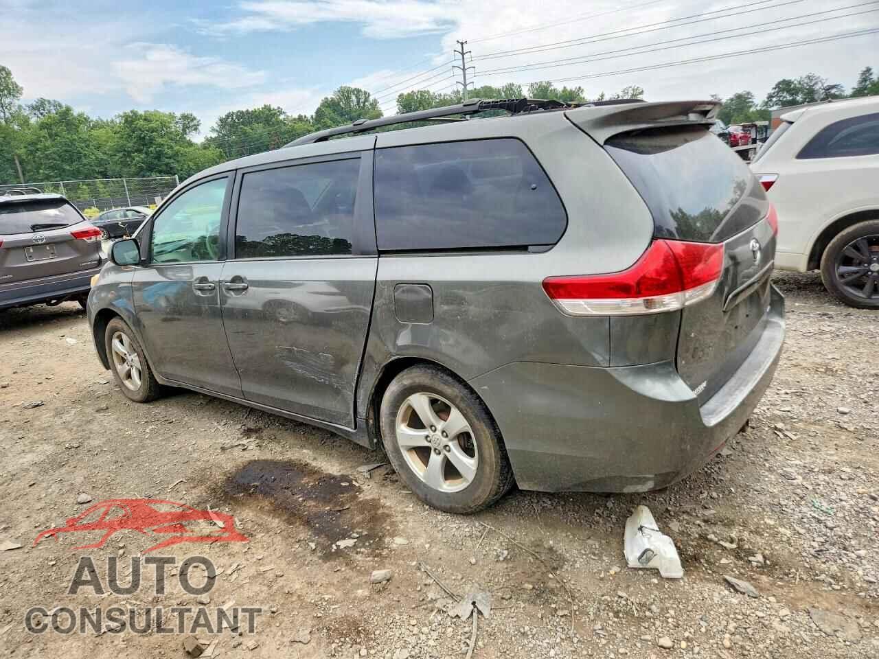 TOYOTA SIENNA 2011 - 5TDKK3DC7BS023851
