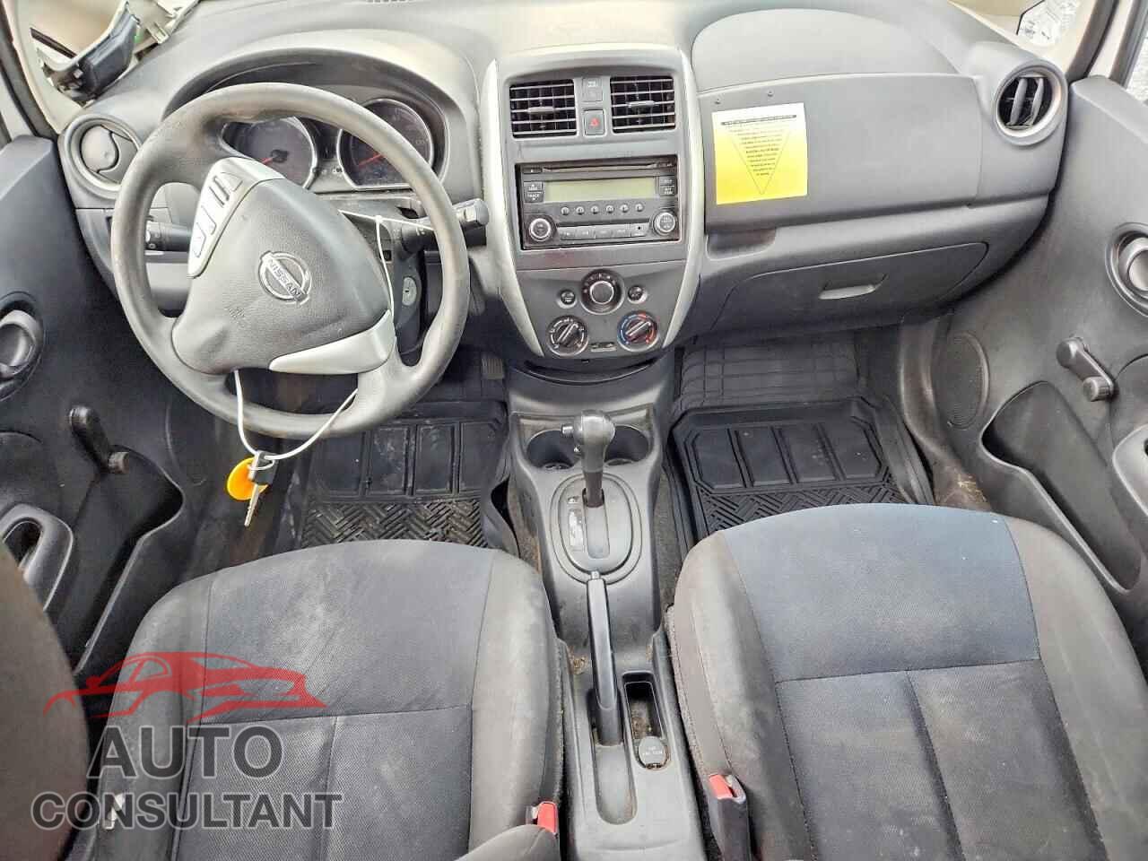 NISSAN VERSA 2016 - 3N1CE2CP0GL408937
