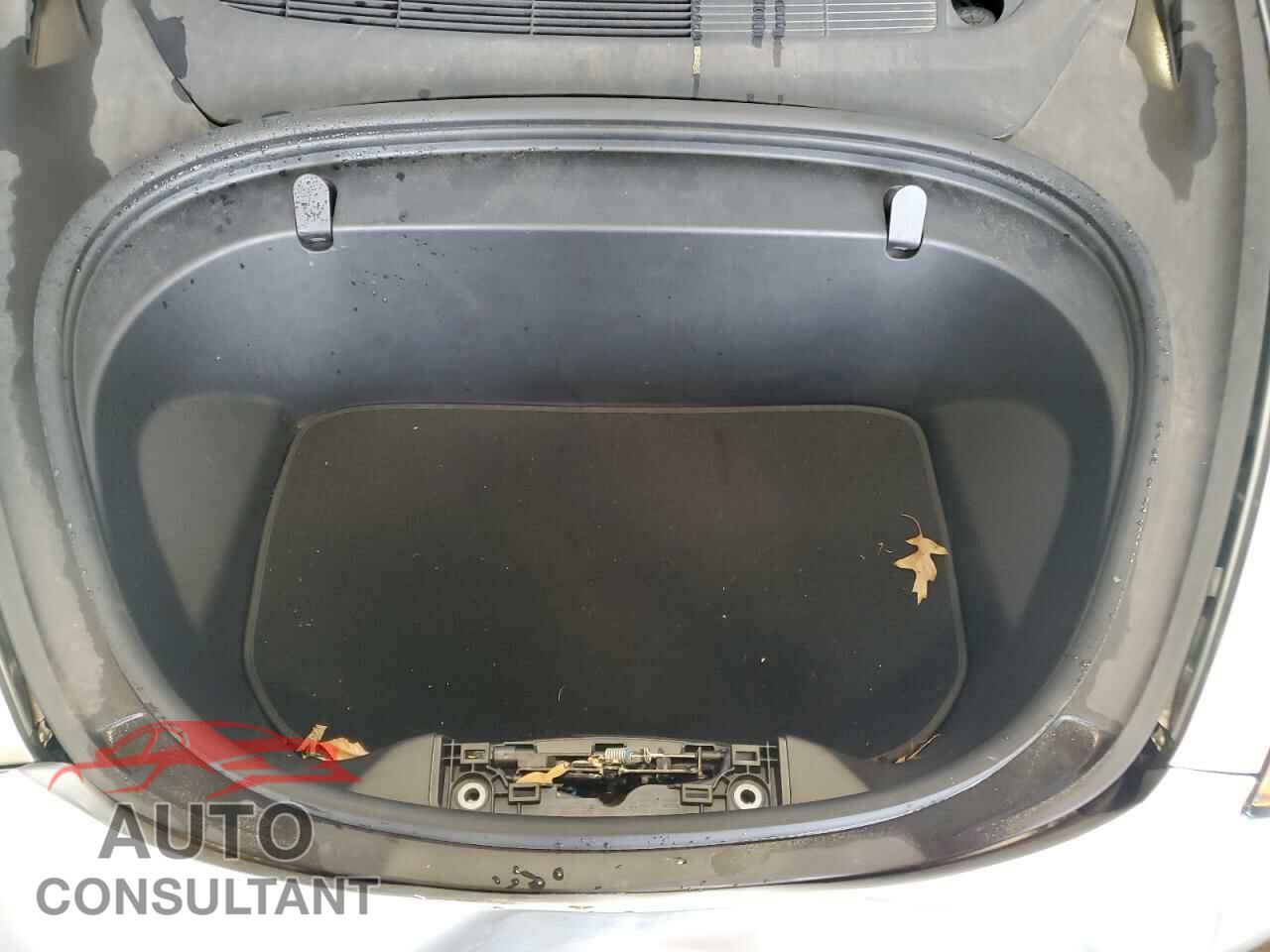 TESLA MODEL 3 2018 - 5YJ3E1EB2JF121470