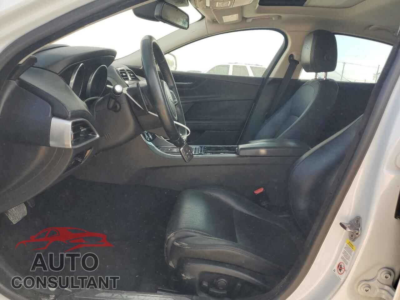 JAGUAR XE 2017 - SAJAN4BVXHA947379