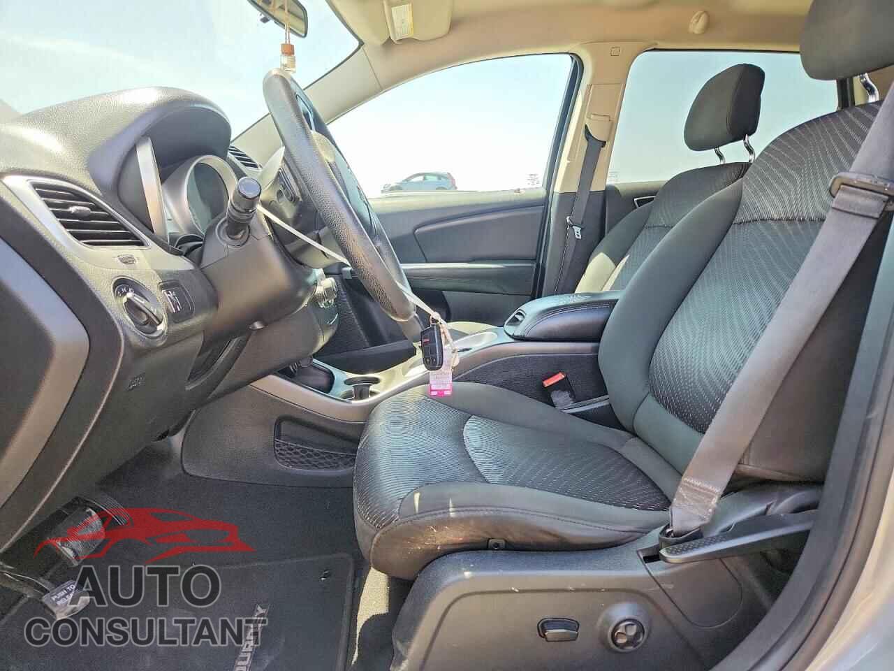 DODGE JOURNEY 2015 - 3C4PDCBB0FT741876