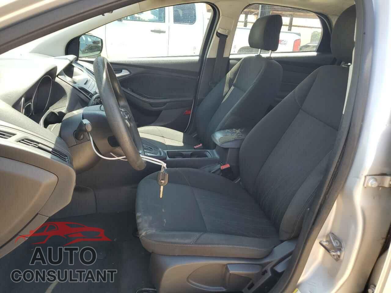 FORD FOCUS 2015 - 1FADP3F23FL279738