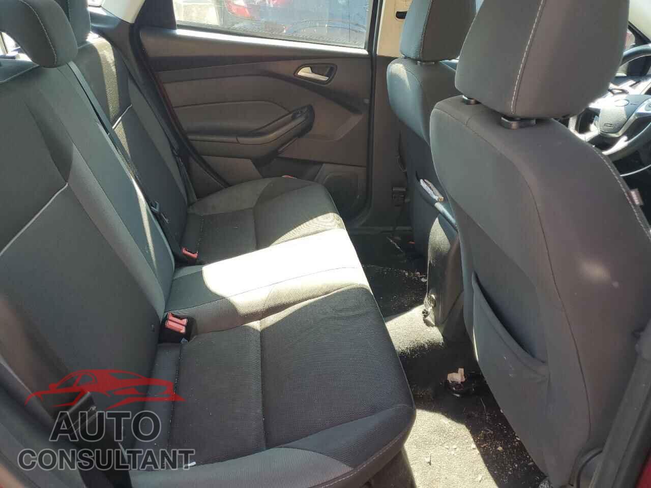 FORD FOCUS 2014 - 1FADP3F27EL130831