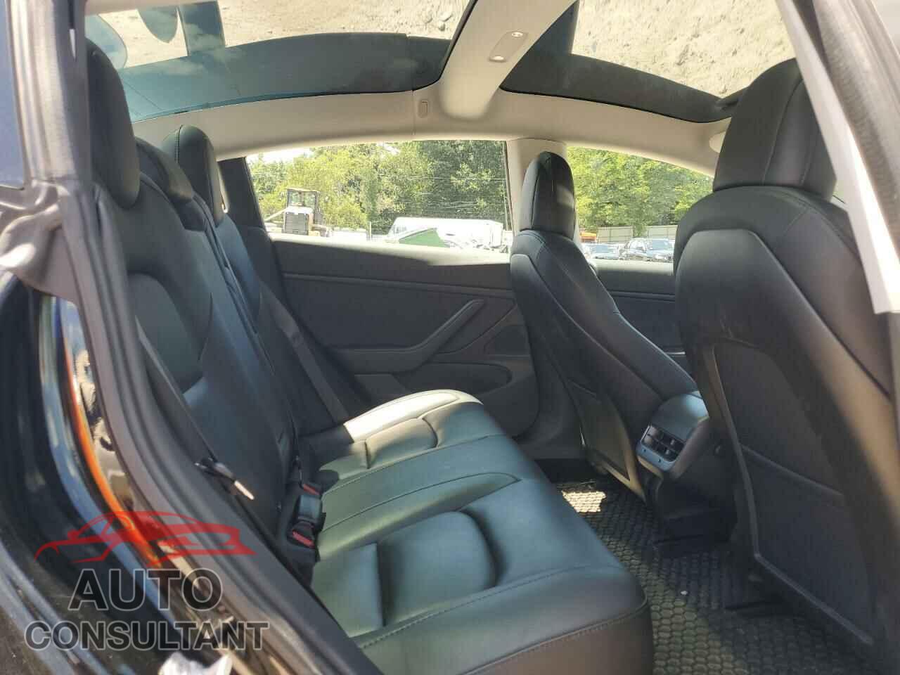 TESLA MODEL 3 2018 - 5YJ3E1EB0JF118664