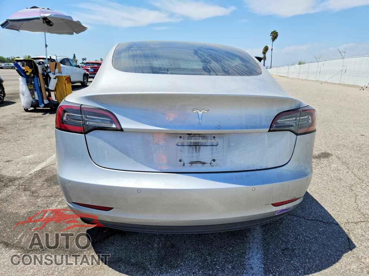 TESLA MODEL 3 2018 - 5YJ3E1EA4JF095347