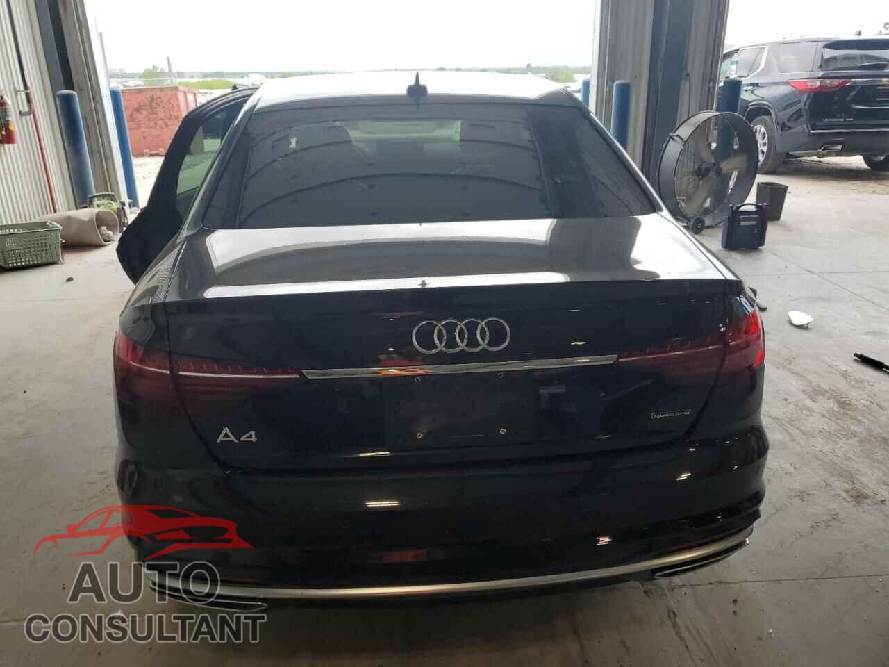AUDI A4 2023 - WAUDAAF49PN004945