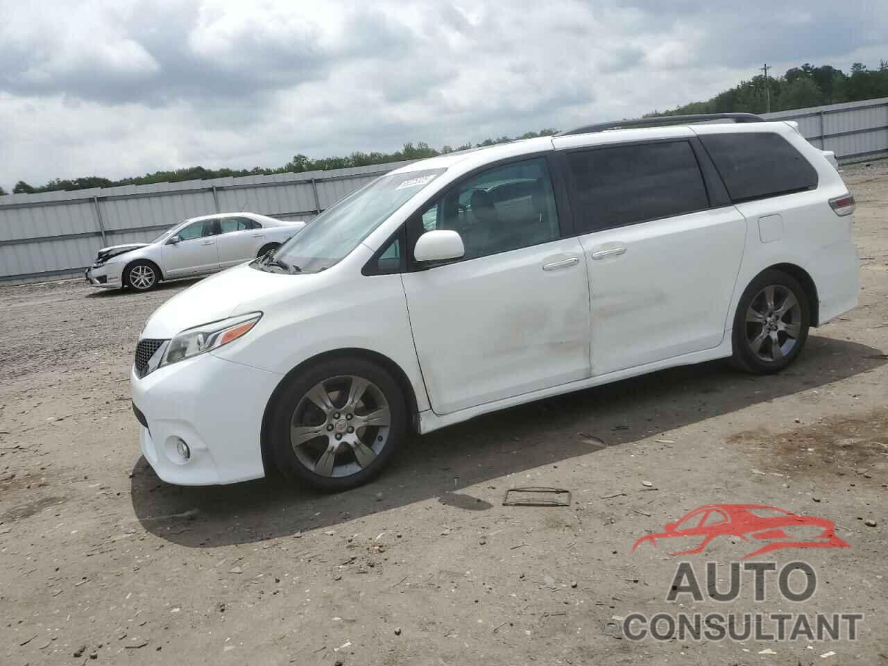 TOYOTA SIENNA 2015 - 5TDXK3DC1FS557102