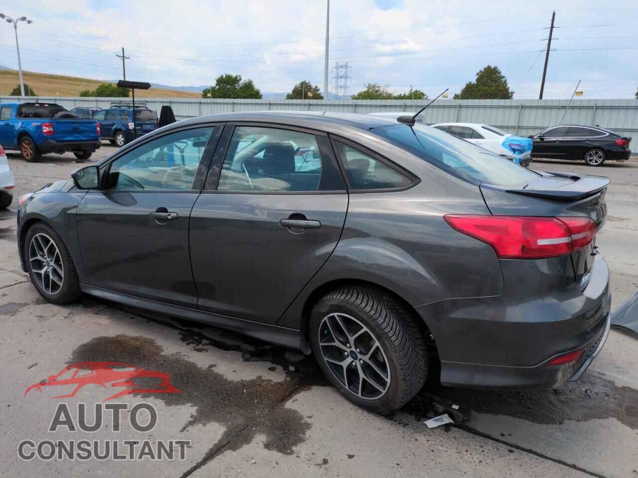 FORD FOCUS 2015 - 1FADP3F26FL339642