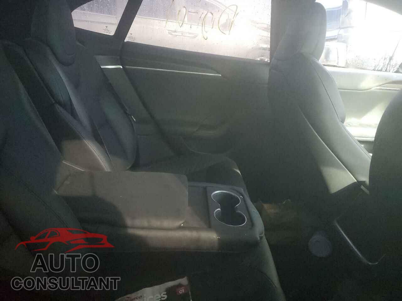 TESLA MODEL S 2021 - 5YJSA1E58MF443570