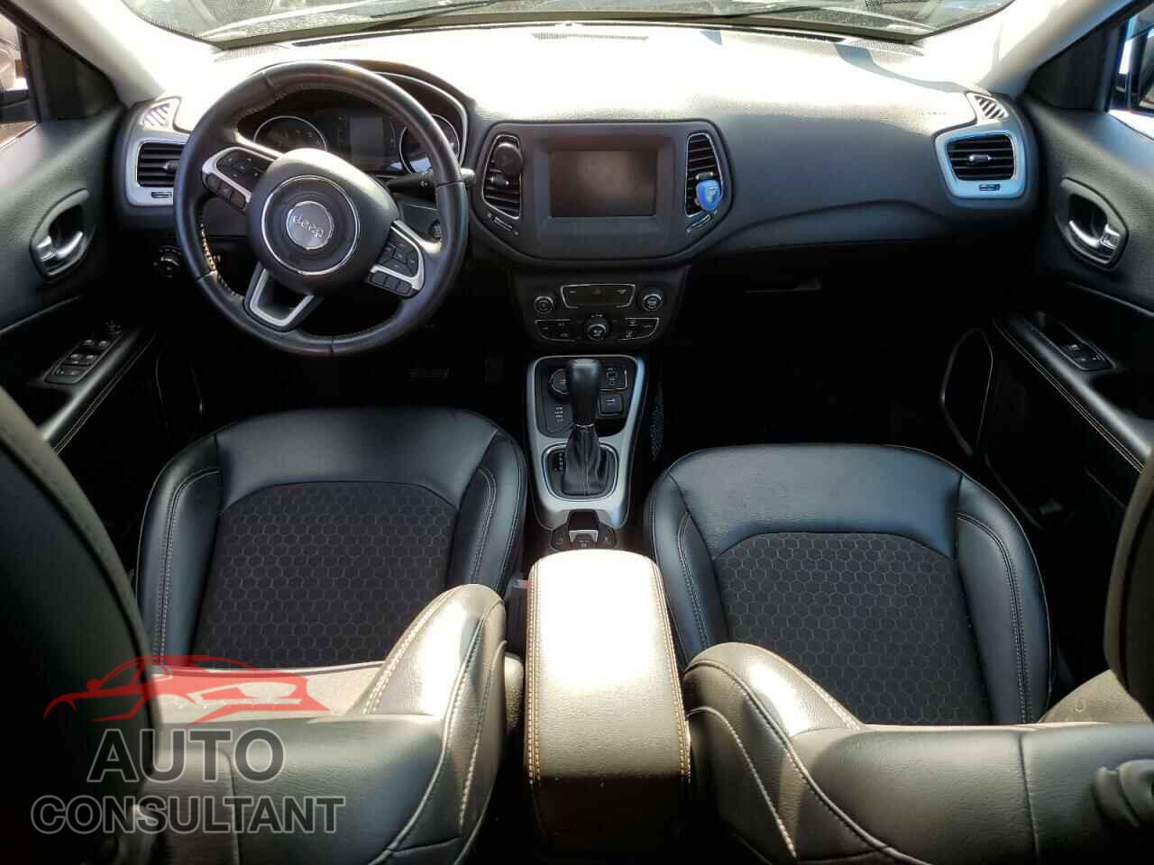 JEEP COMPASS 2020 - 3C4NJDBB9LT120122