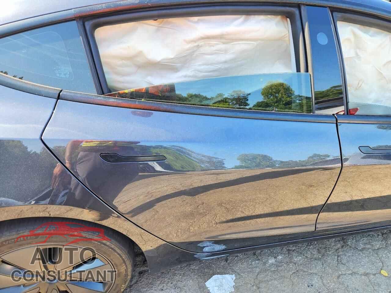 TESLA MODEL 3 2024 - 5YJ3E1EA7RF739743