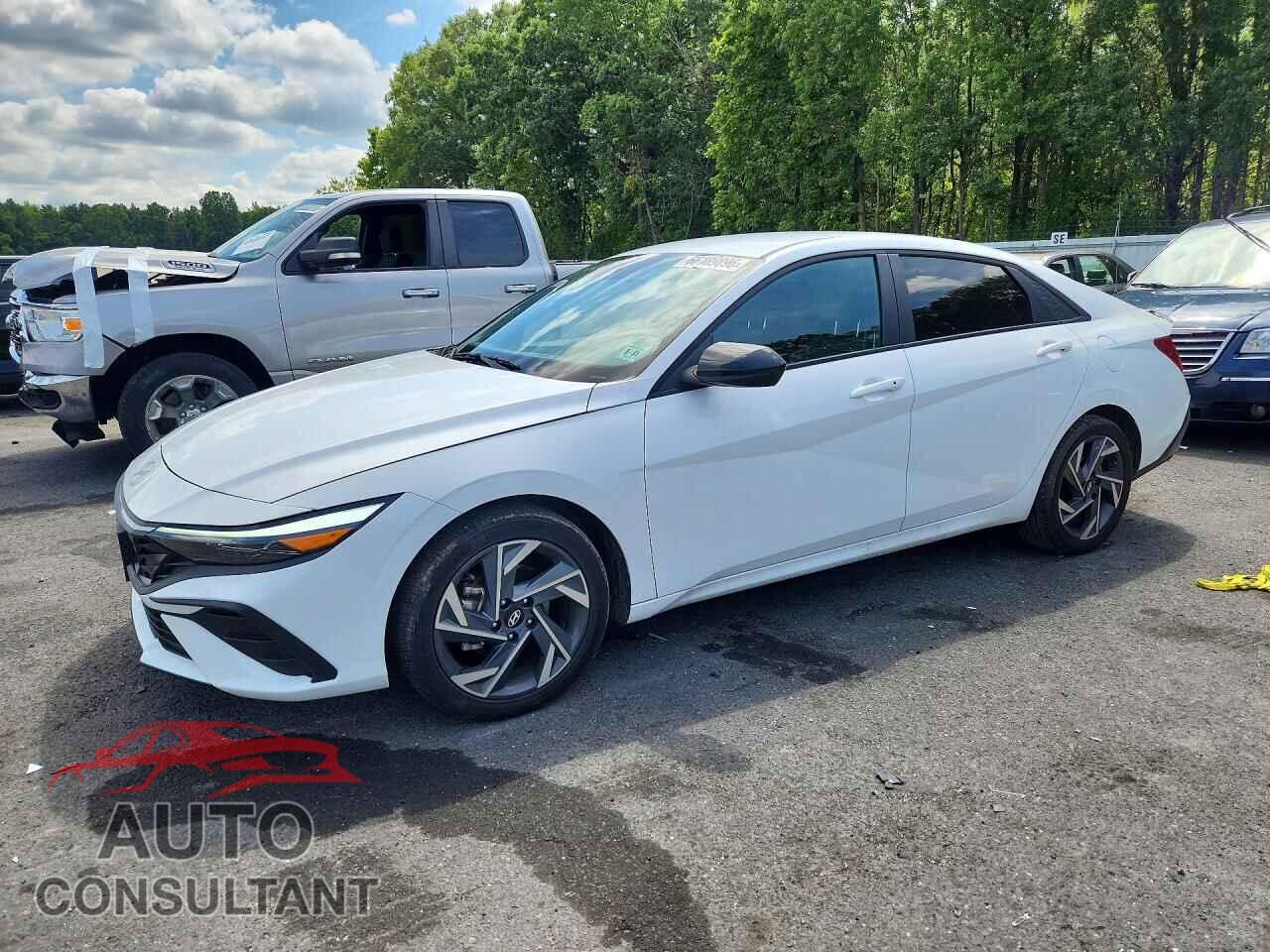 HYUNDAI ELANTRA 2025 - KMHLM4DG3SU090493