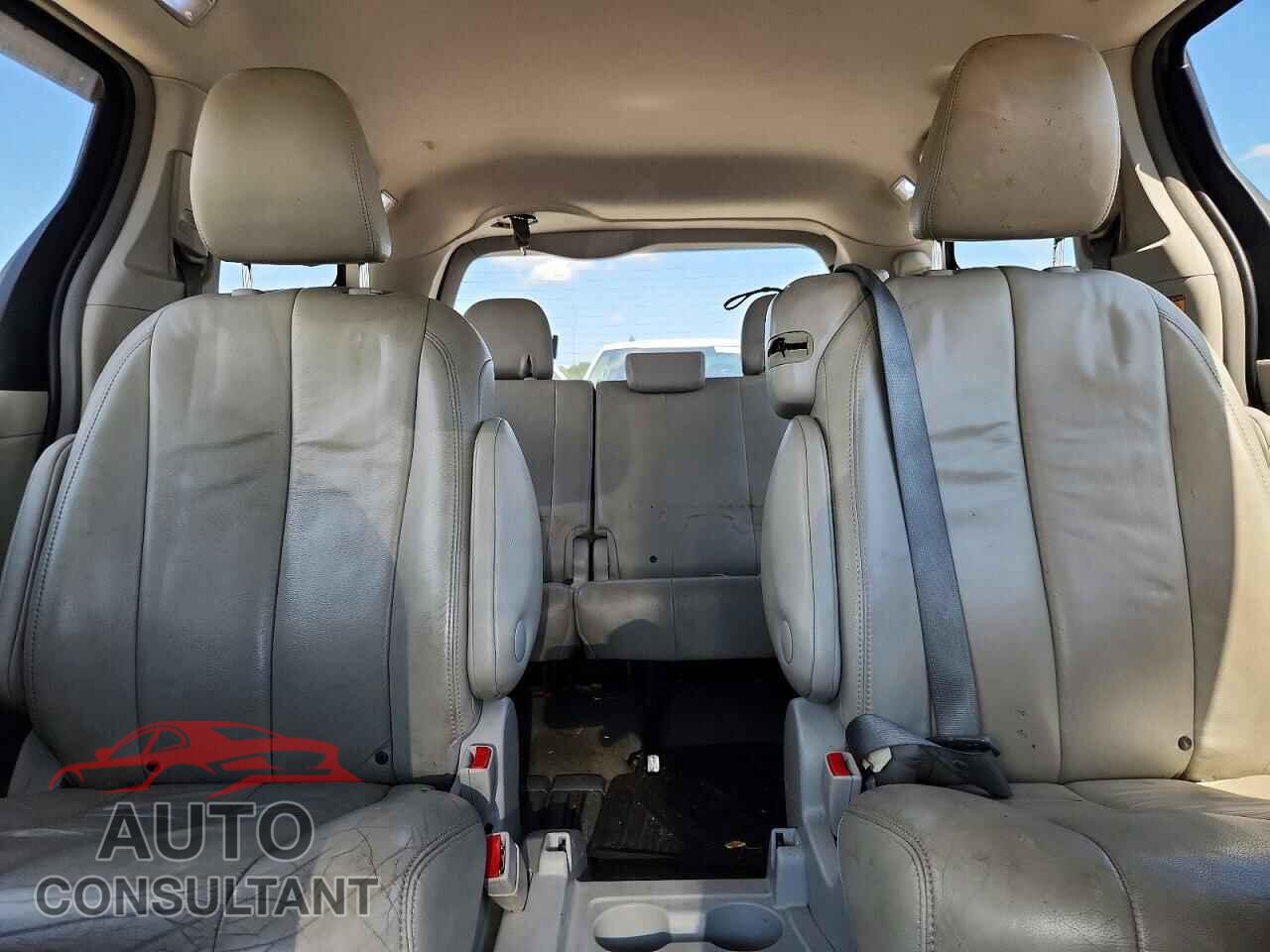 TOYOTA SIENNA 2013 - 5TDYK3DC4DS344534