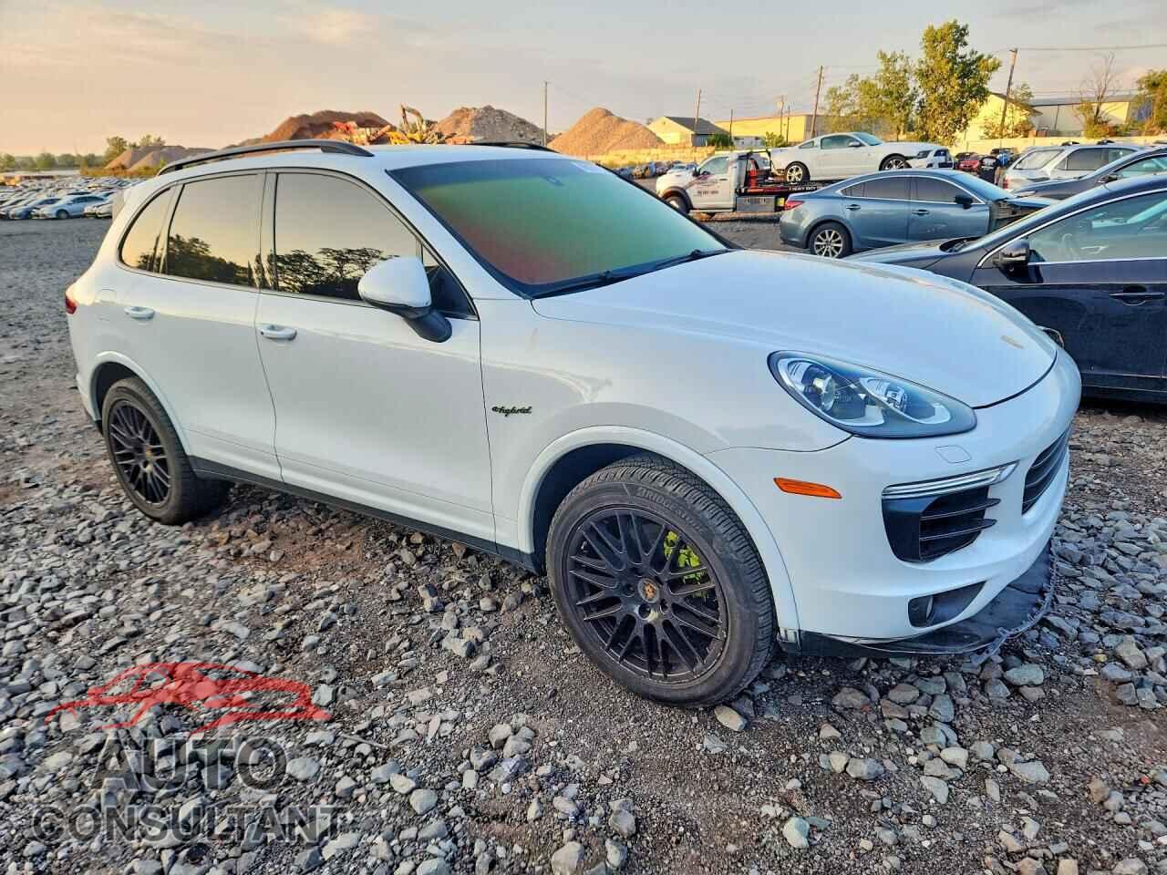 PORSCHE CAYENNE 2017 - WP1AE2A25HLA71480