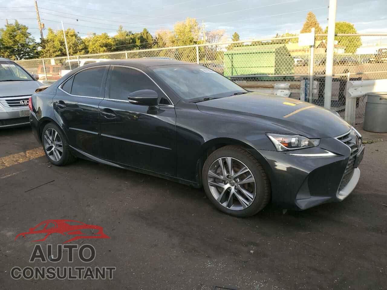 LEXUS IS 2018 - JTHC81D2XJ5031122