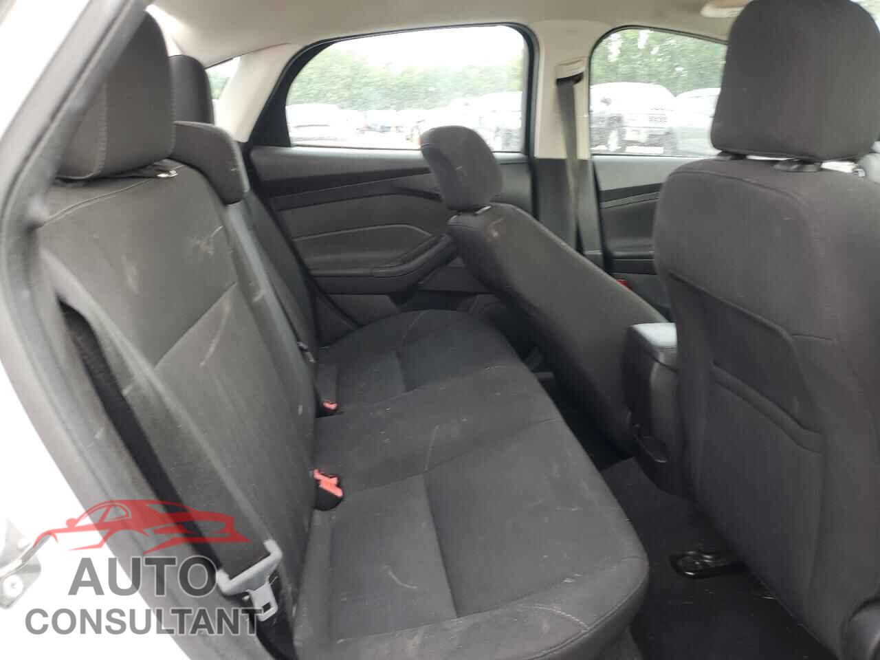 FORD FOCUS 2016 - 1FADP3F23GL247633