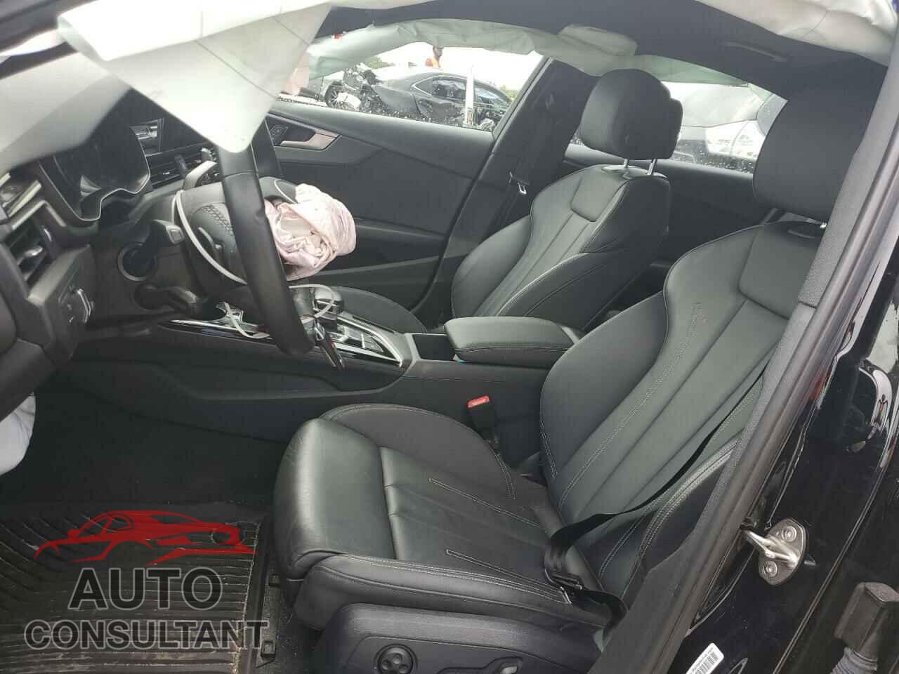 AUDI A4 2021 - WAUDAAF47MN010948