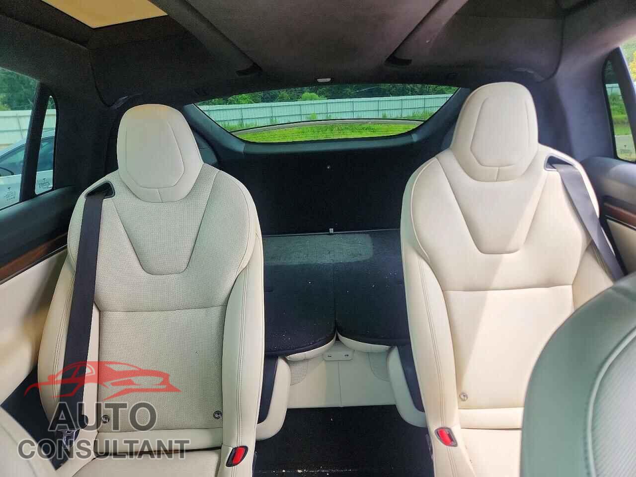 TESLA MODEL X 2022 - 7SAXCBE59NF361244