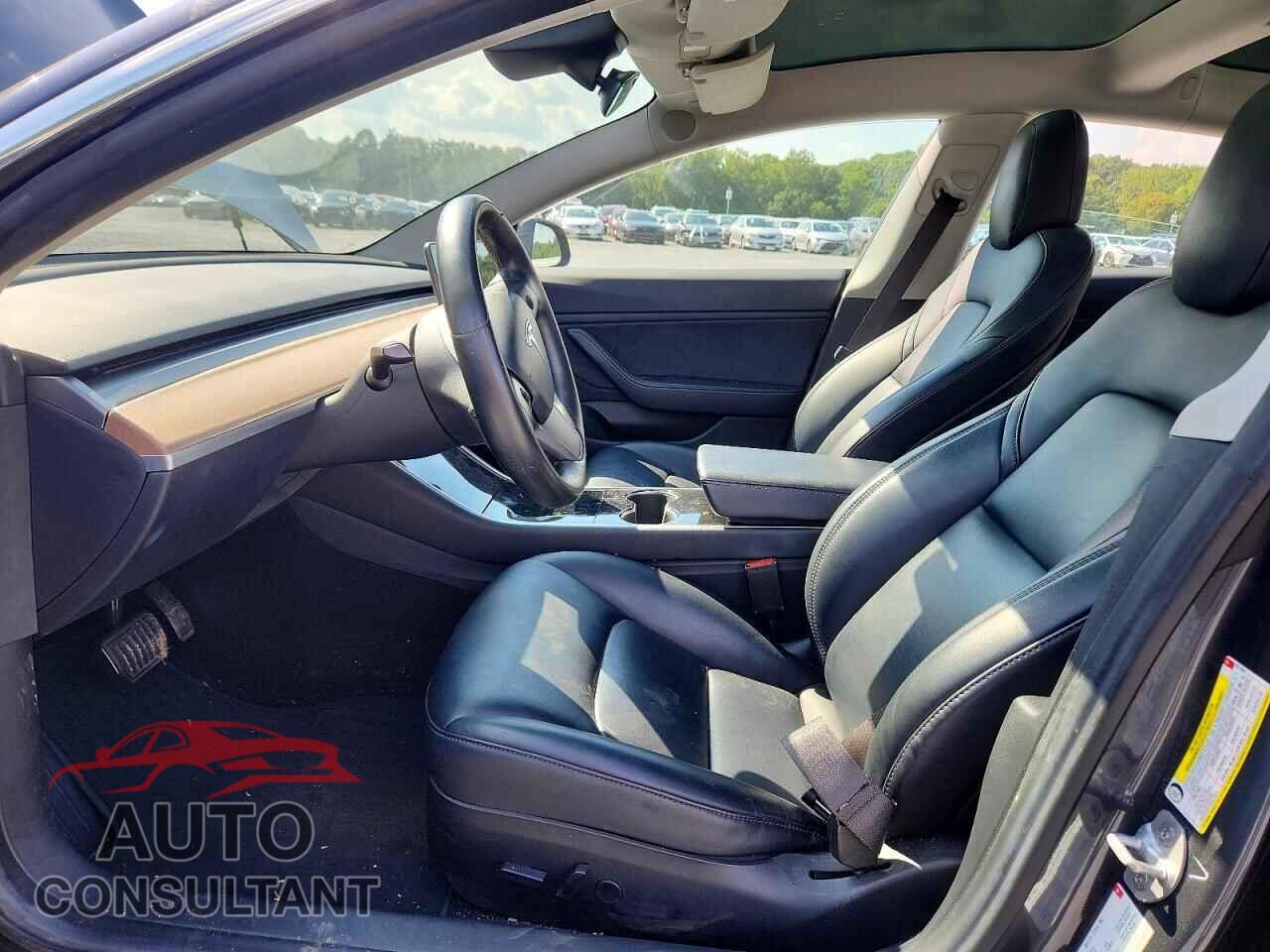 TESLA MODEL 3 2018 - 5YJ3E1EA0JF057985