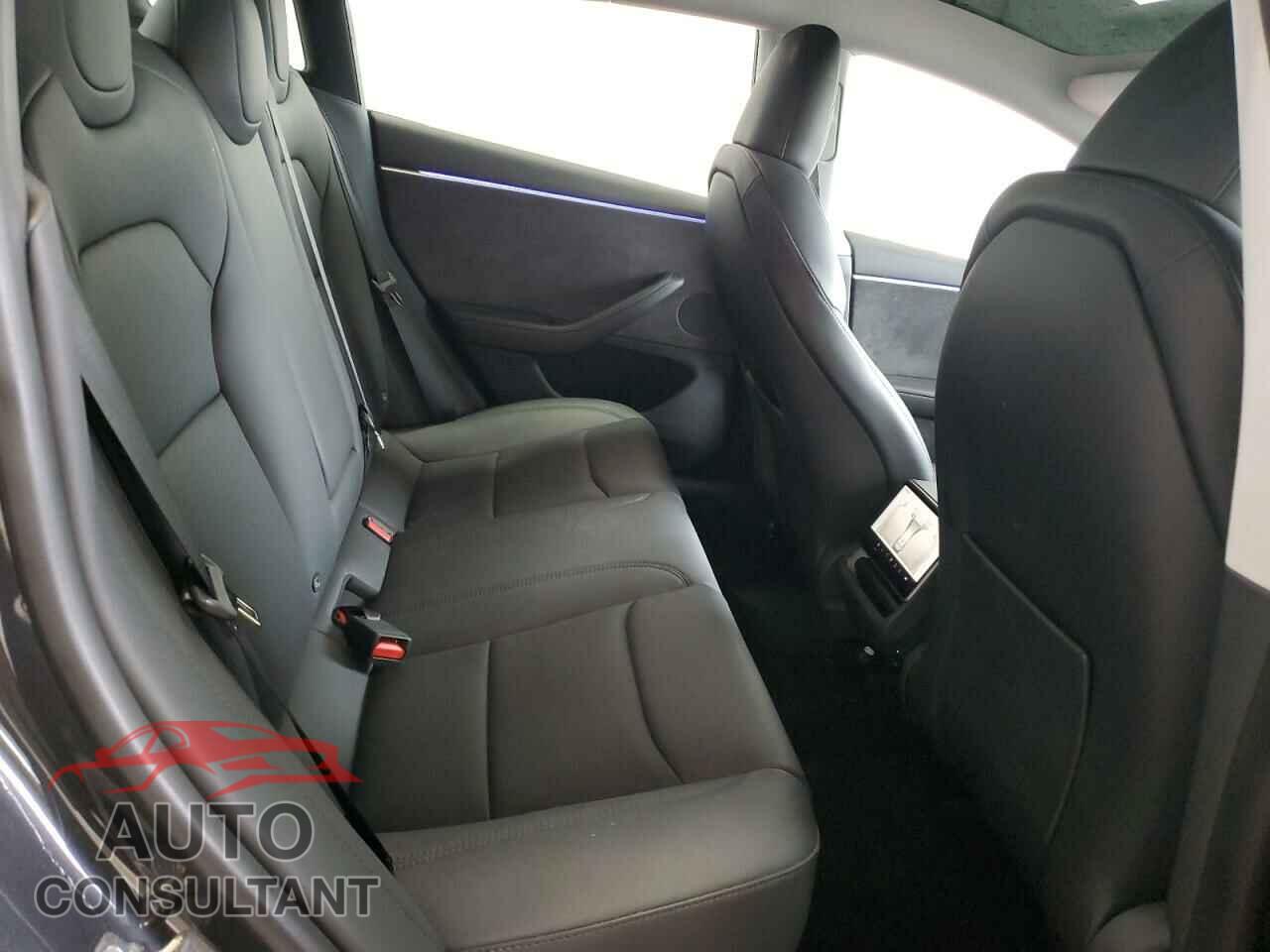 TESLA MODEL 3 2024 - 5YJ3E1EB9RF724881
