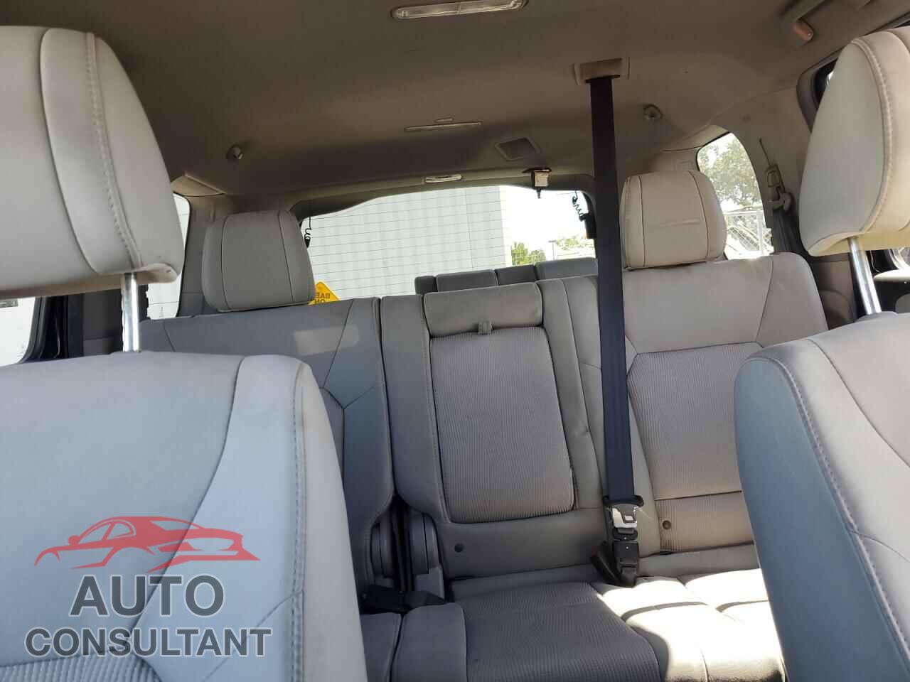 HONDA PILOT 2012 - 5FNYF4H48CB046228