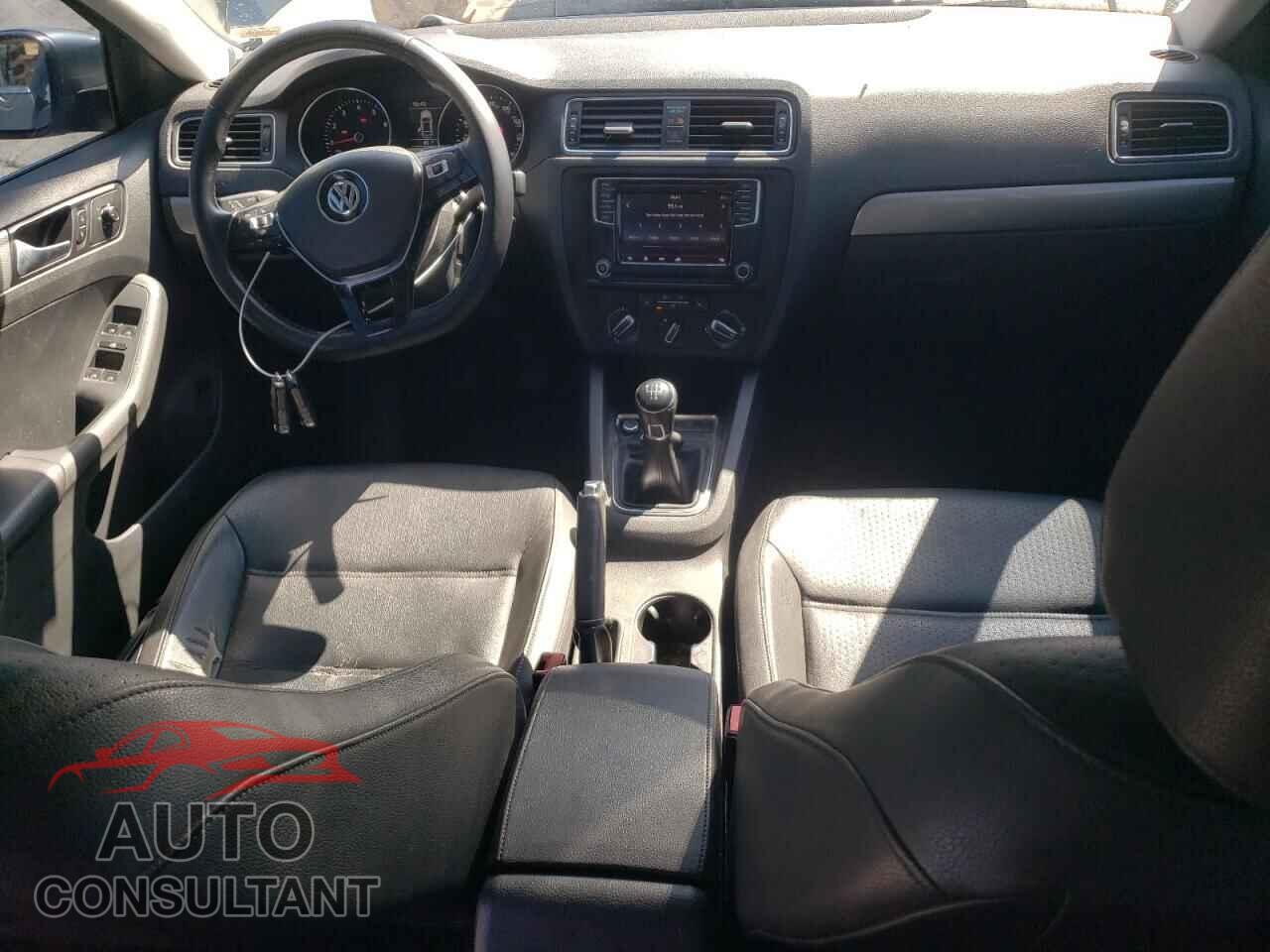 VOLKSWAGEN JETTA 2017 - 3VWB67AJ5HM298364