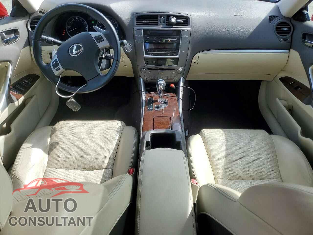 LEXUS IS 2012 - JTHCF5C20C5055625