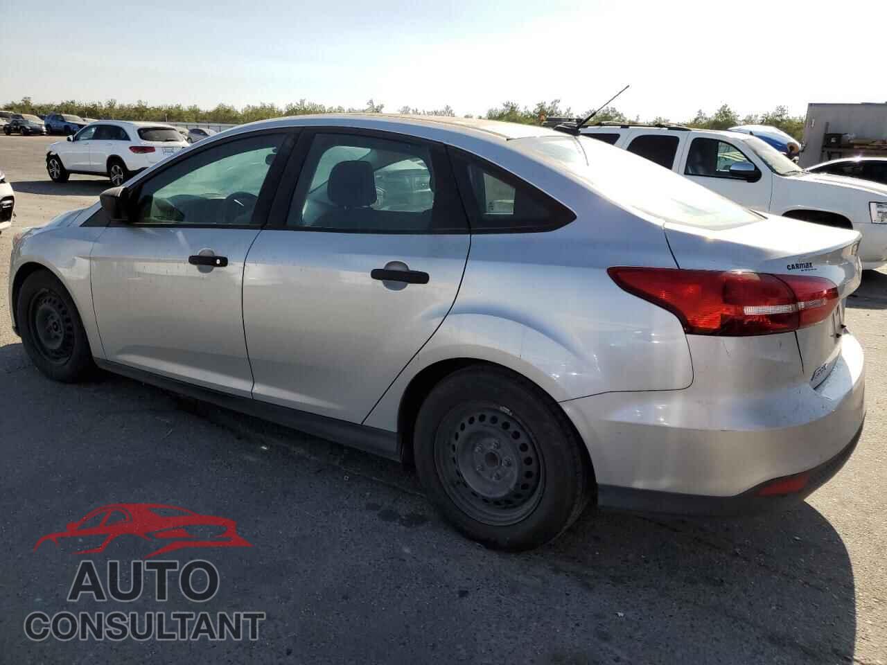 FORD FOCUS 2015 - 1FADP3E20FL364084