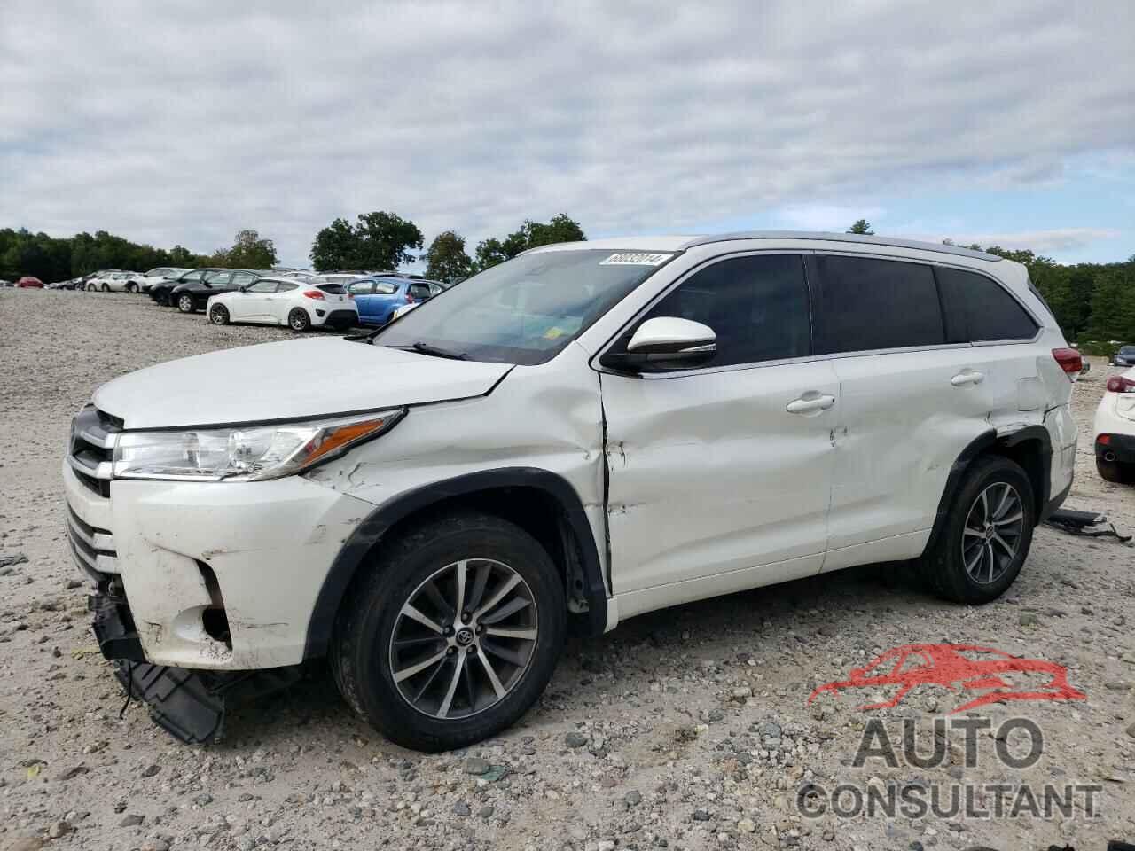 TOYOTA HIGHLANDER 2017 - 5TDKZRFH0HS520384