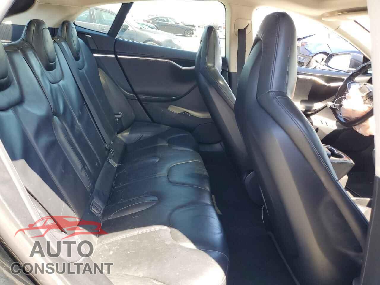 TESLA MODEL S 2013 - 5YJSA1CG1DFP09208