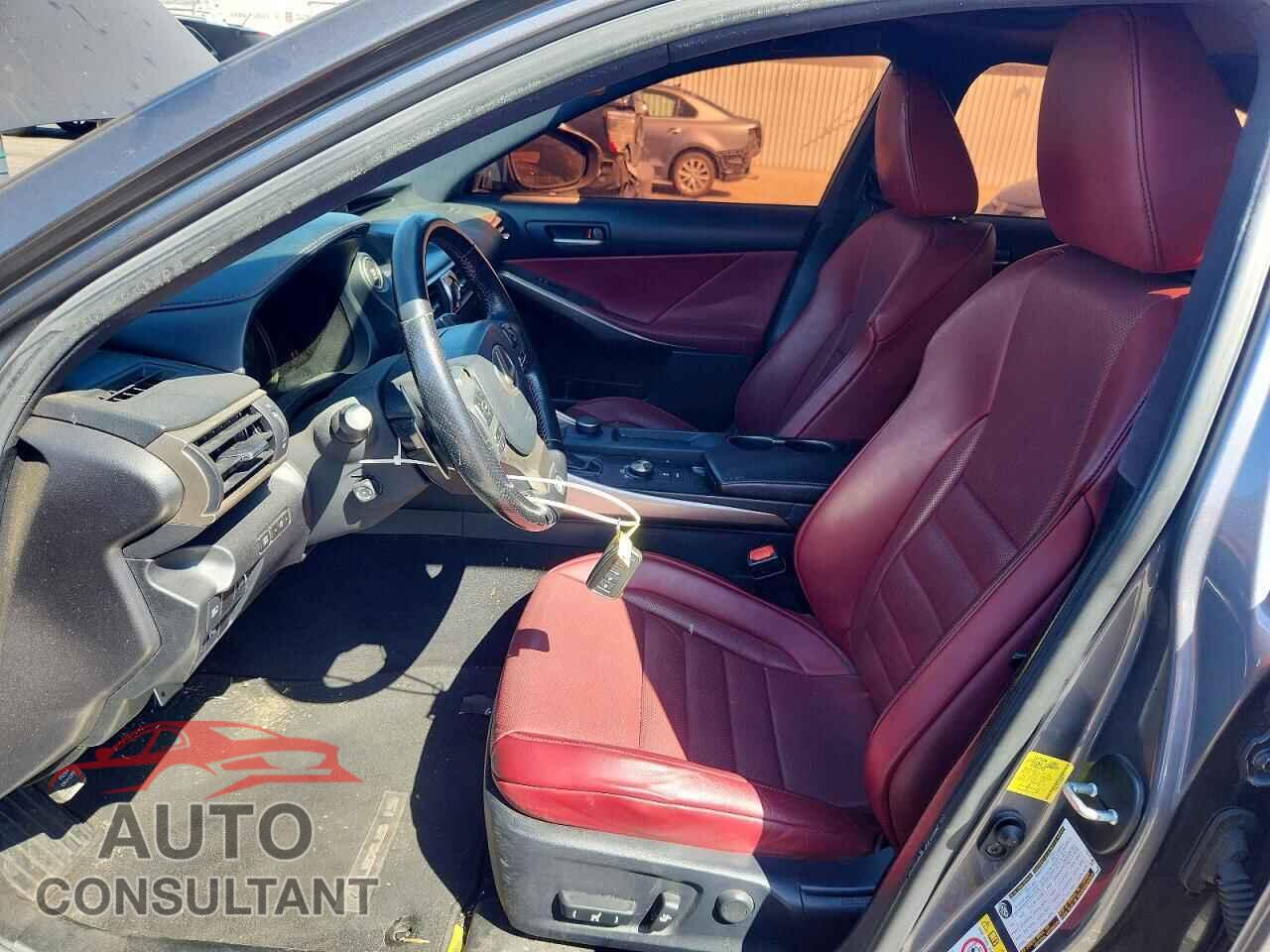 LEXUS IS 2018 - JTHBA1D24J5080171