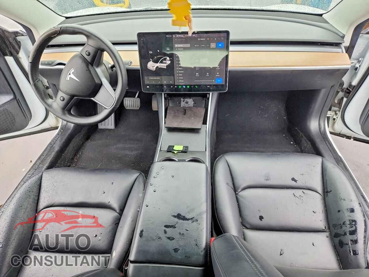 TESLA MODEL 3 2019 - 5YJ3E1EA7KF484033