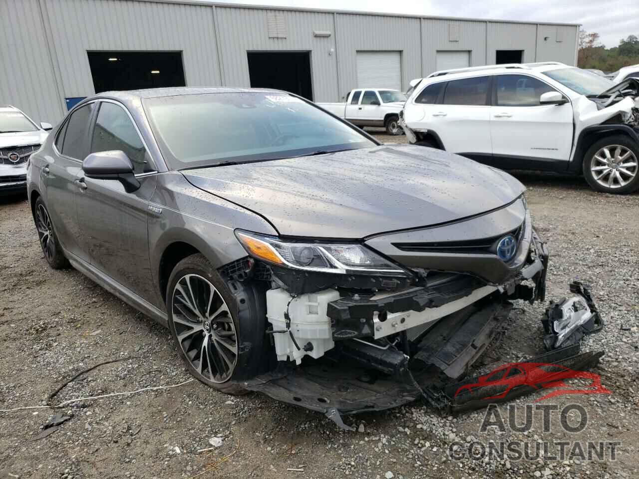 TOYOTA CAMRY 2018 - 4T1B21HK4JU507603