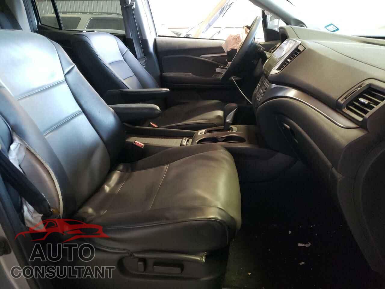 HONDA RIDGELINE 2018 - 5FPYK3F64JB005805