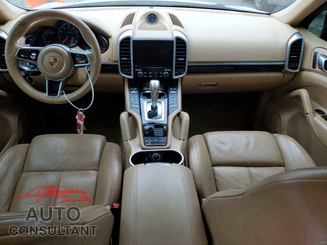 PORSCHE CAYENNE 2017 - WP1AA2A29HKA84816