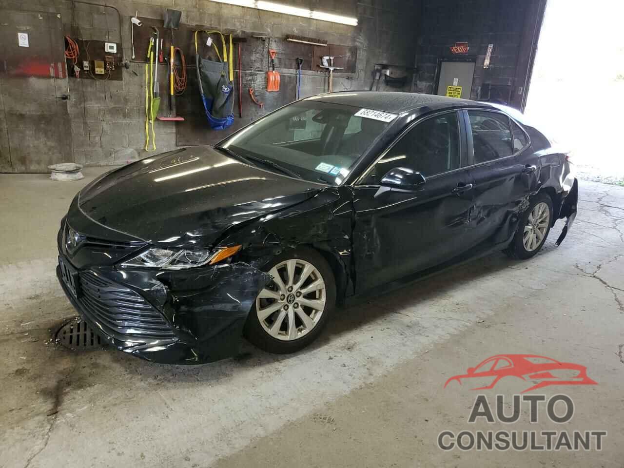 TOYOTA CAMRY 2018 - 4T1B11HK2JU513760