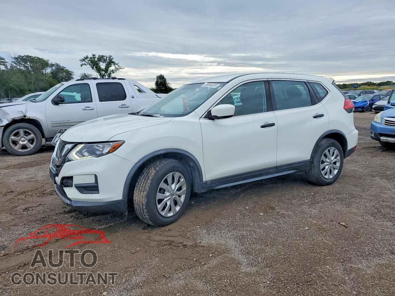 NISSAN ROGUE 2017 - KNMAT2MV1HP603491