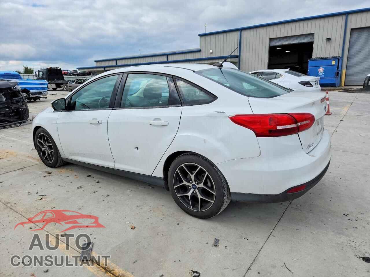 FORD FOCUS 2017 - 1FADP3FE8HL273057