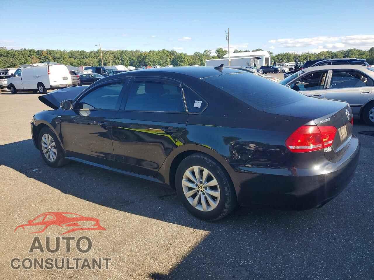 VOLKSWAGEN PASSAT 2015 - 1VWAT7A32FC068656