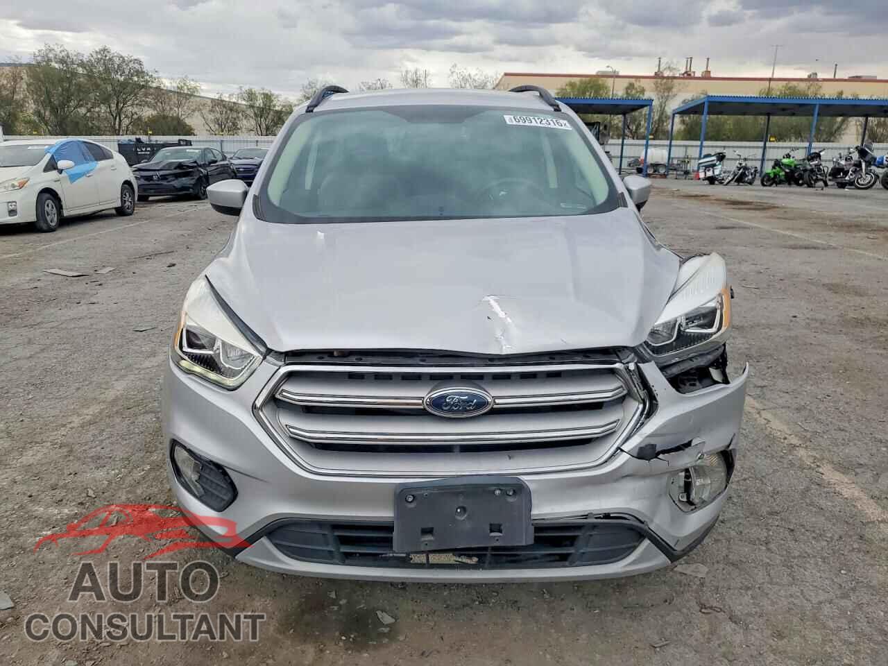 FORD ESCAPE 2018 - 1FMCU0HD5JUD37505