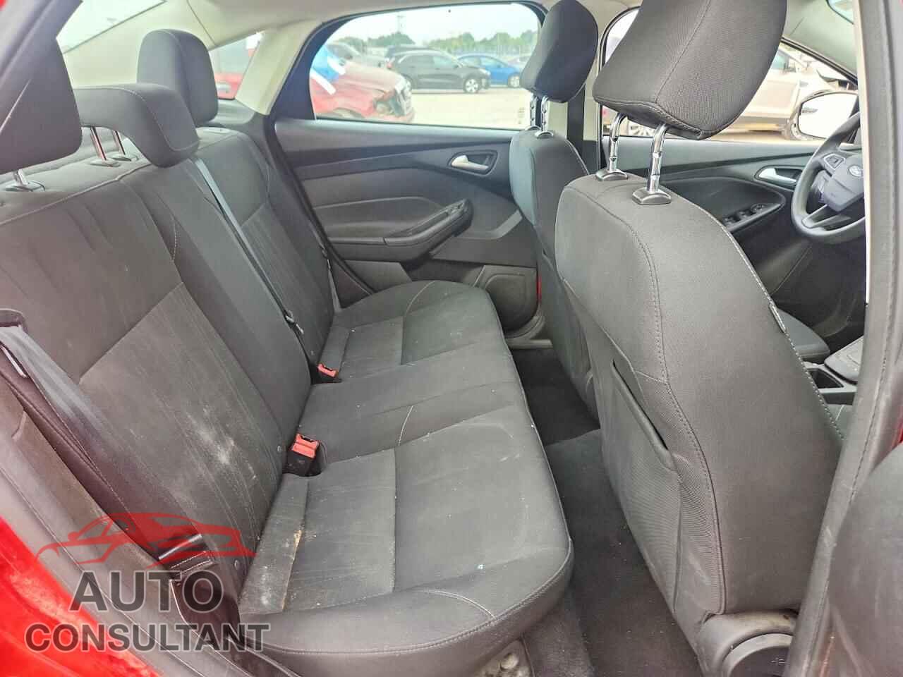 FORD FOCUS 2017 - 1FADP3F29HL222379