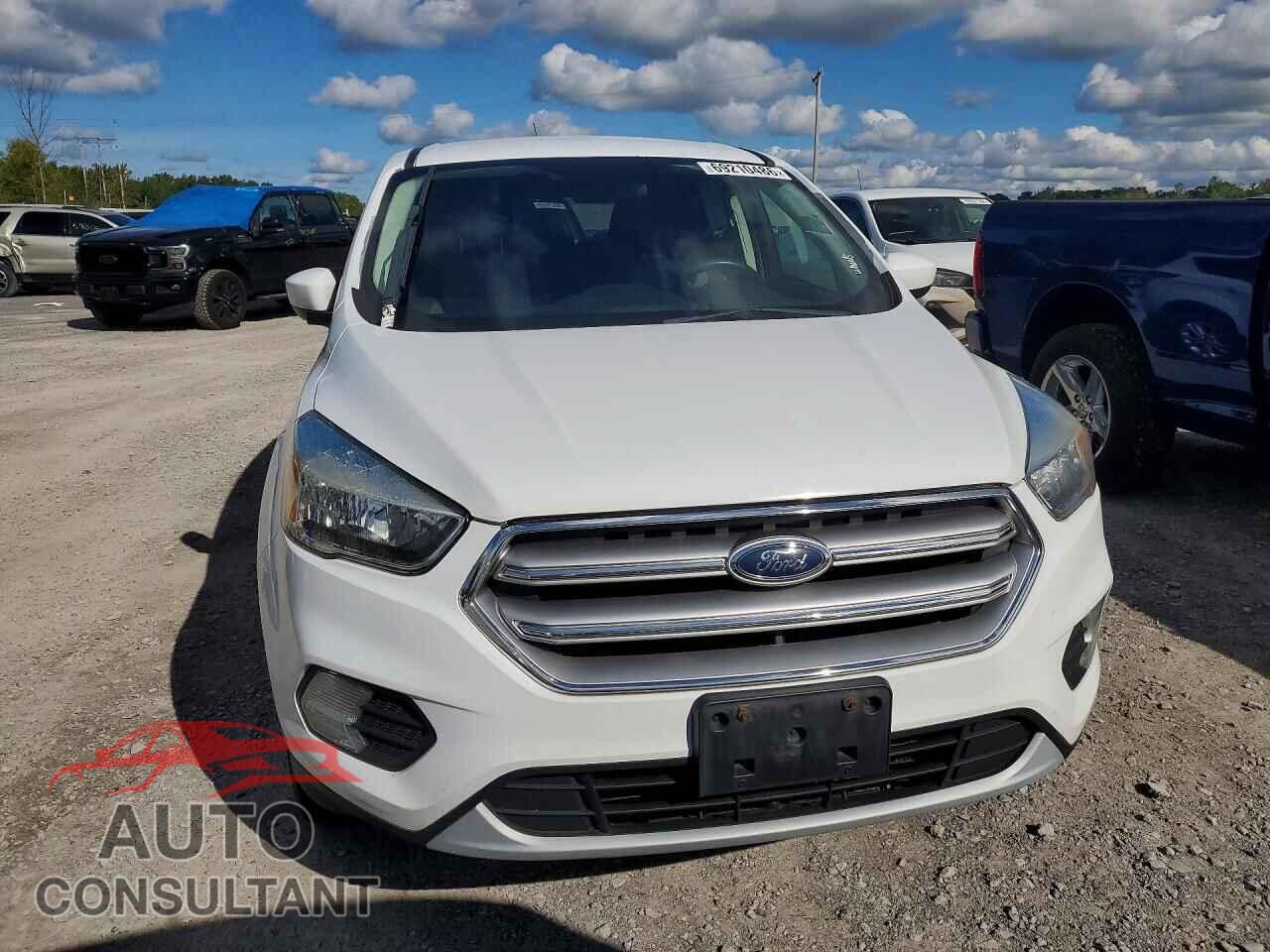 FORD ESCAPE 2017 - 1FMCU9GD2HUA73840