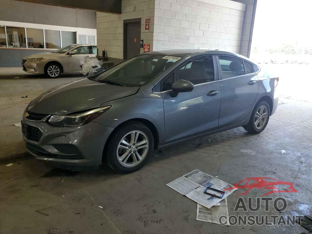 CHEVROLET CRUZE 2018 - 1G1BE5SM1J7234317